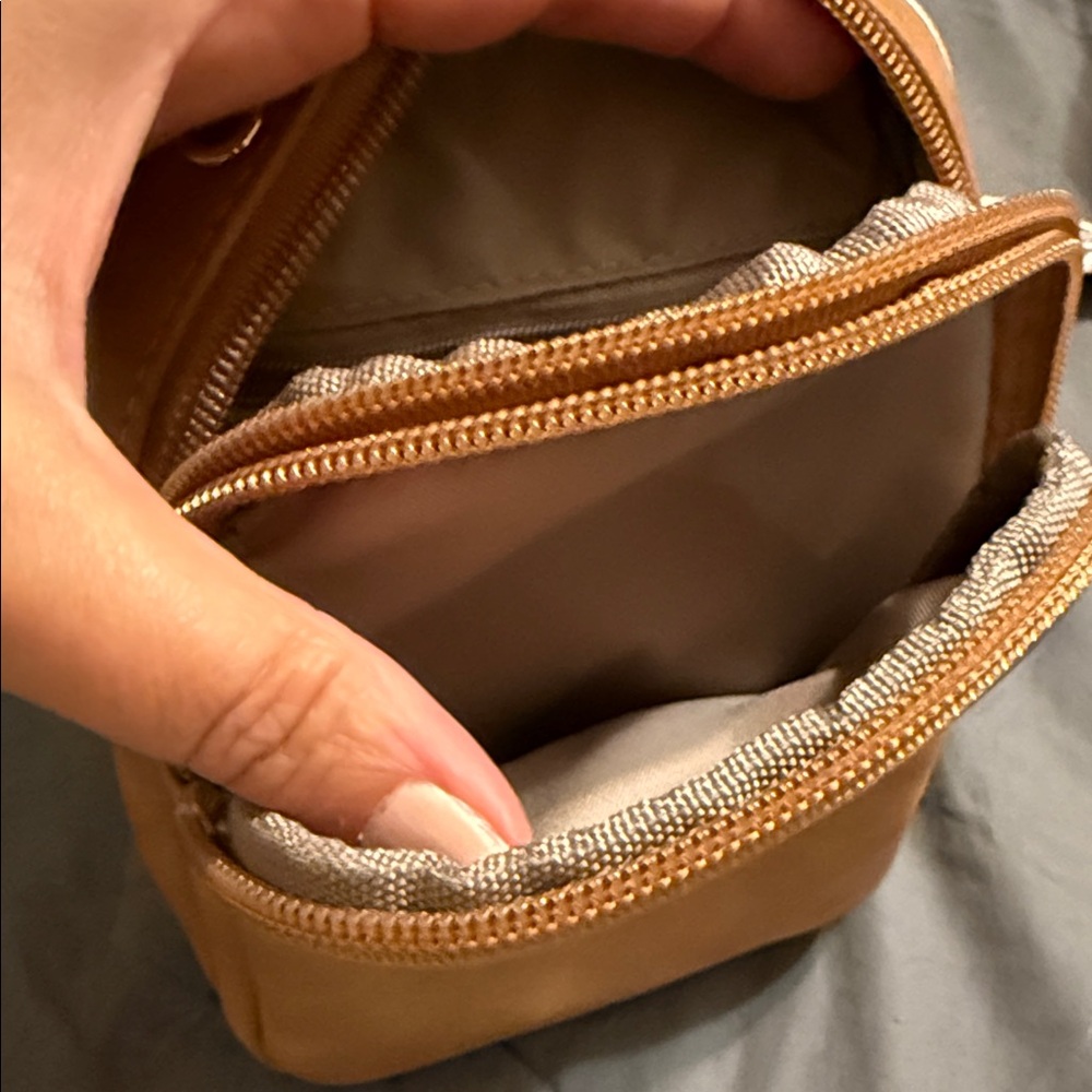 Postanyen Tan Crossbody Bag with Patterned Strap - Picture 5 of 10